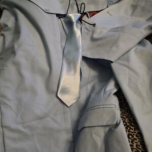 Boy's Light Blue Suit with Tie Sz 8